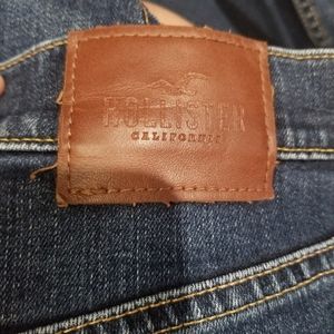 30x30 Hollister jeans.